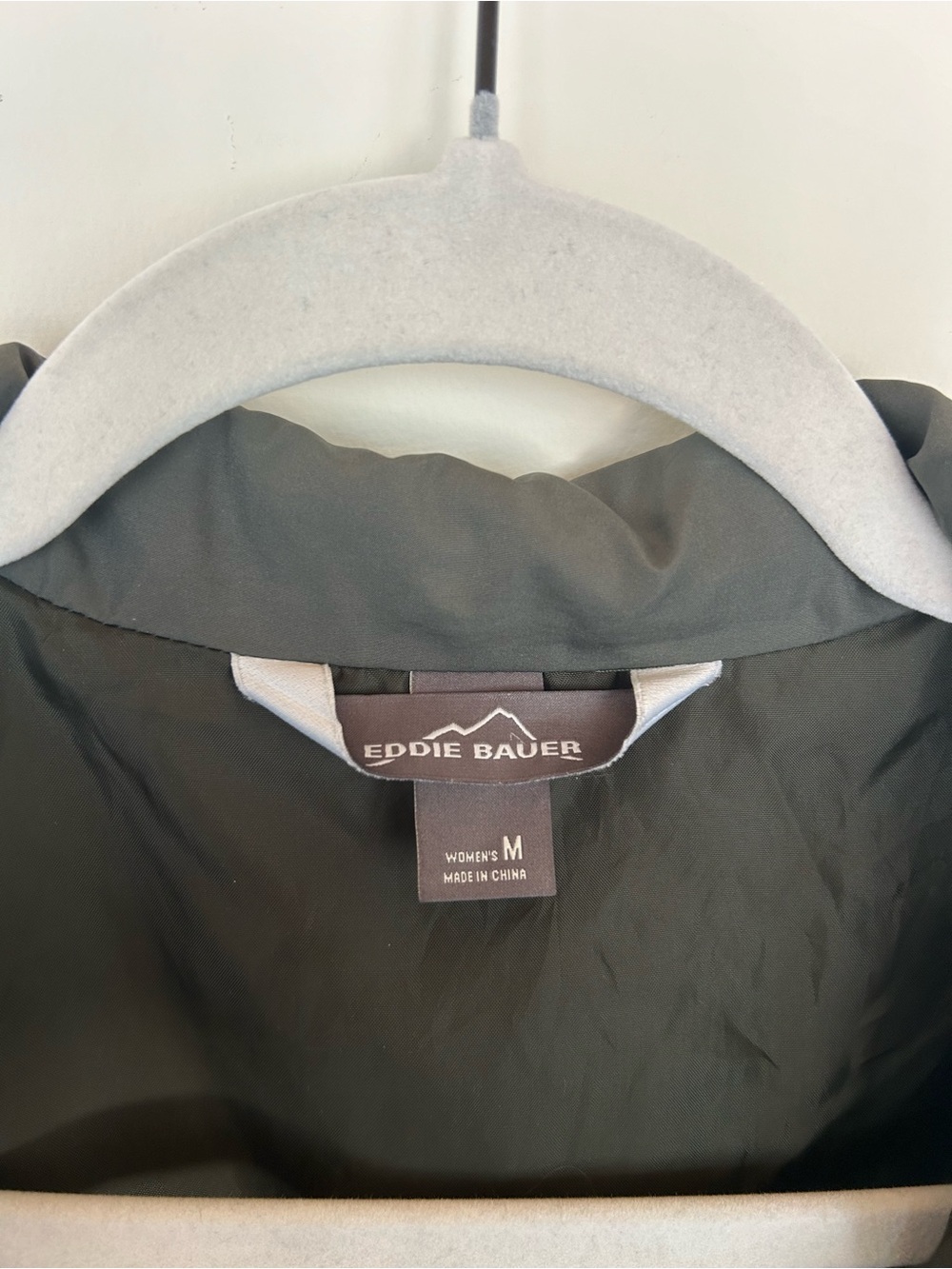 Eddie Bauer Quilted Moss Green Lightweight Zip Jacket, Size Medium - Picture 6 of 6